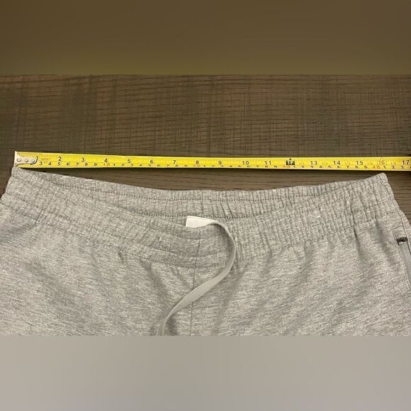Champion Men’s Jogger Sweat Pants with Zippered Pockets and Ankle - Picture 6 of 11